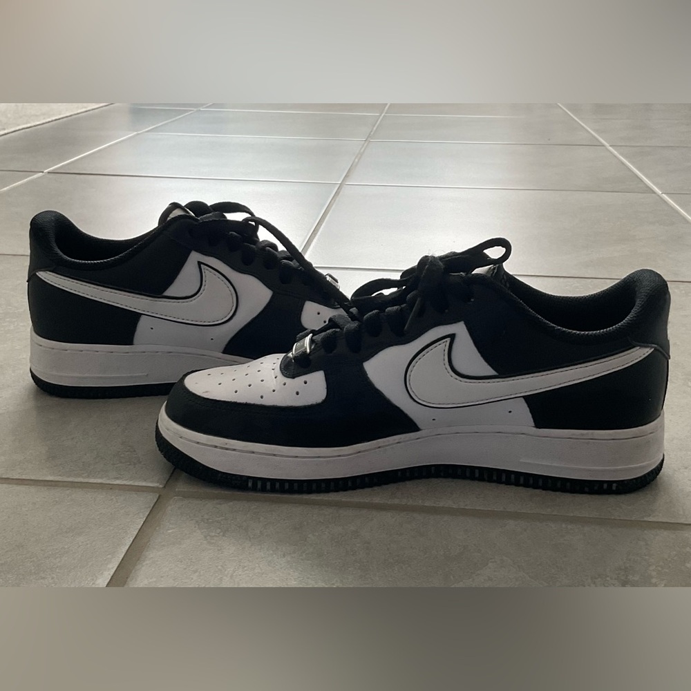 UNISEX Nike ARF 1 Women's Black and White Sneakers Size 10 Women 8.5 Men
